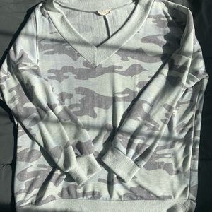 Never worn boutique top.